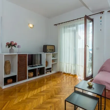 Apartment Domijan By El-pi Tours