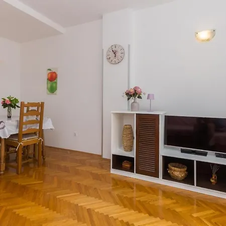 Domijan By El-pi Tours Apartment *