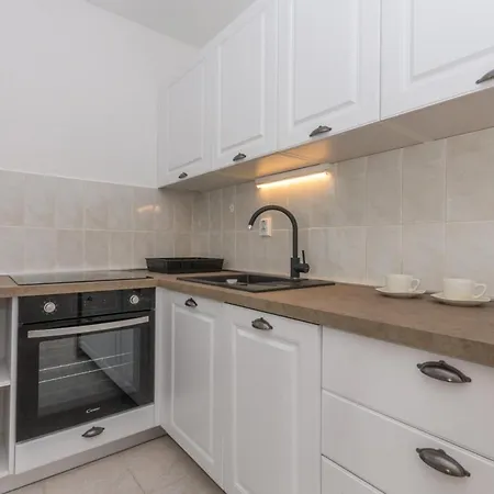 Apartman Domijan By El-pi Tours Njivice