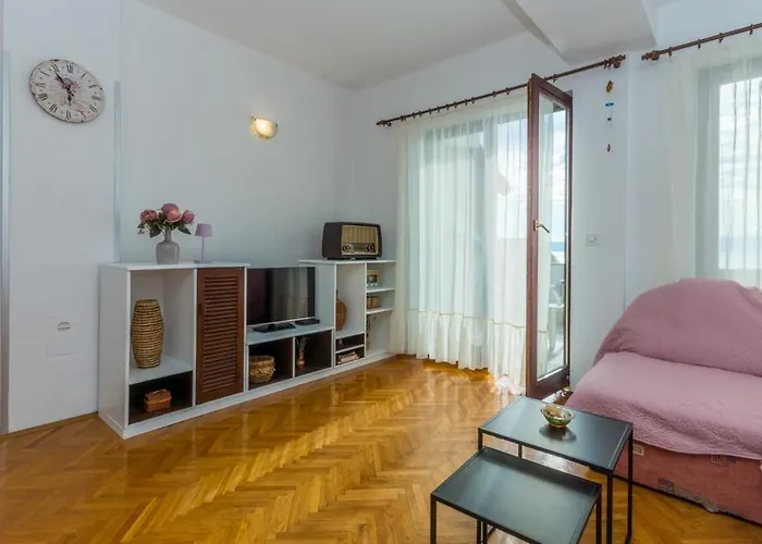 Apartment Domijan By El-pi Tours