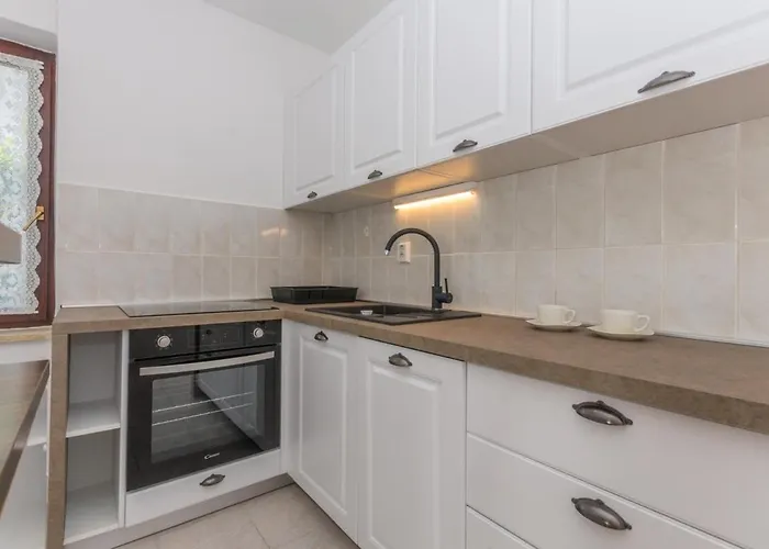 Apartment Domijan By El-pi Tours Njivice