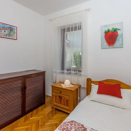 Apartment Domijan By El-pi Tours